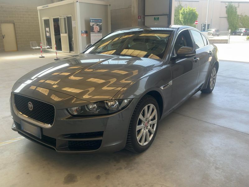Jaguar XE 20d Prestige AWD 2018 – снимка 1
