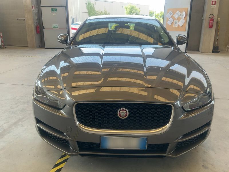 Jaguar XE 20d Prestige AWD 2018 – снимка 14