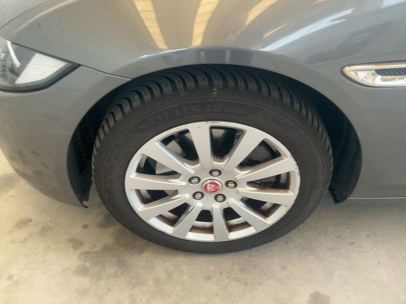 Jaguar XE 20d Prestige AWD 2018 – снимка 3
