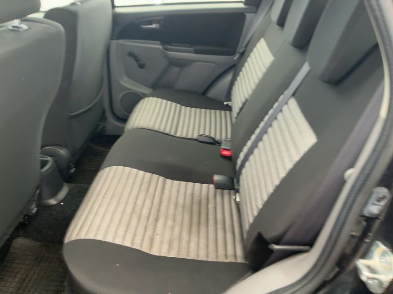 Suzuki SX4 1.6 Classic Club 2015 – снимка 19