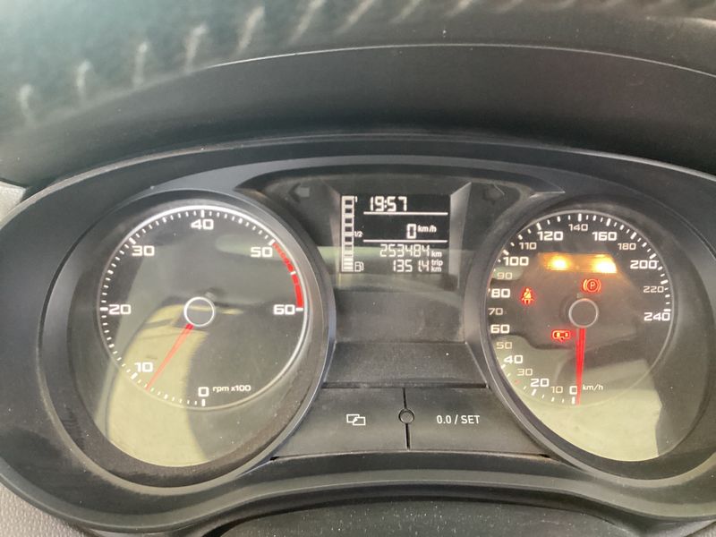 Seat Ibiza 1.6 TDI Stylance / Style 2013 – снимка 4
