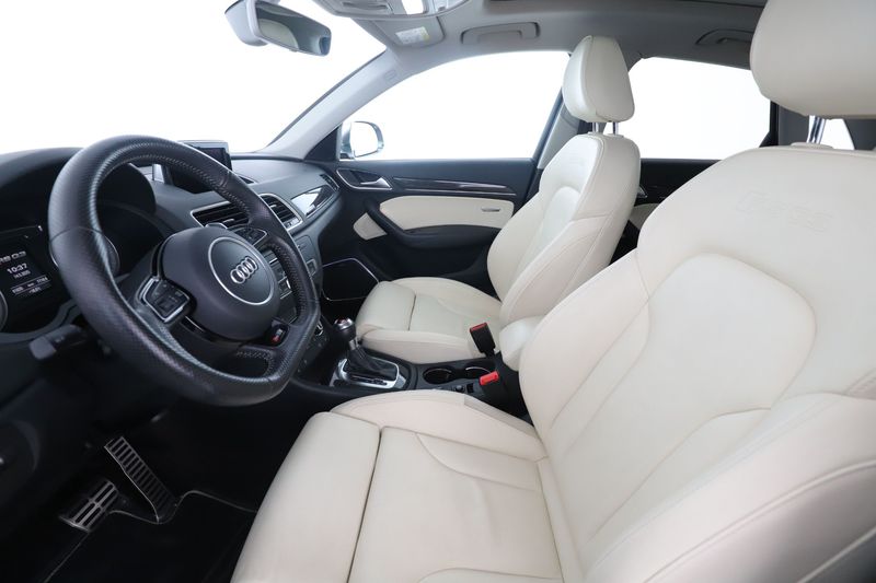 Audi RS Q3 2.5 TFSI quattro 2015 – снимка 16