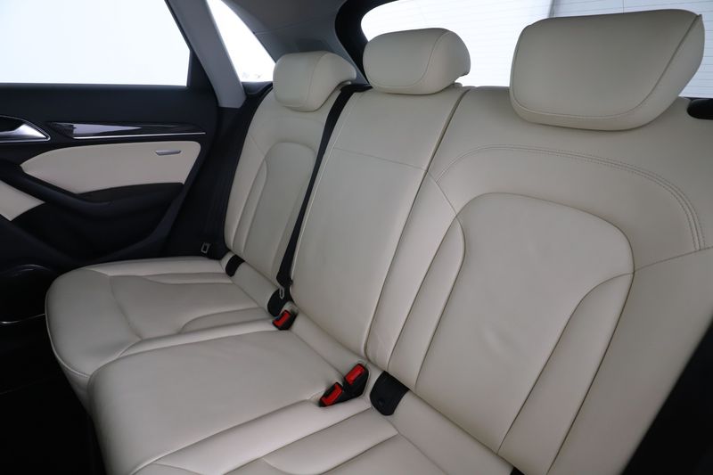 Audi RS Q3 2.5 TFSI quattro 2015 – снимка 19