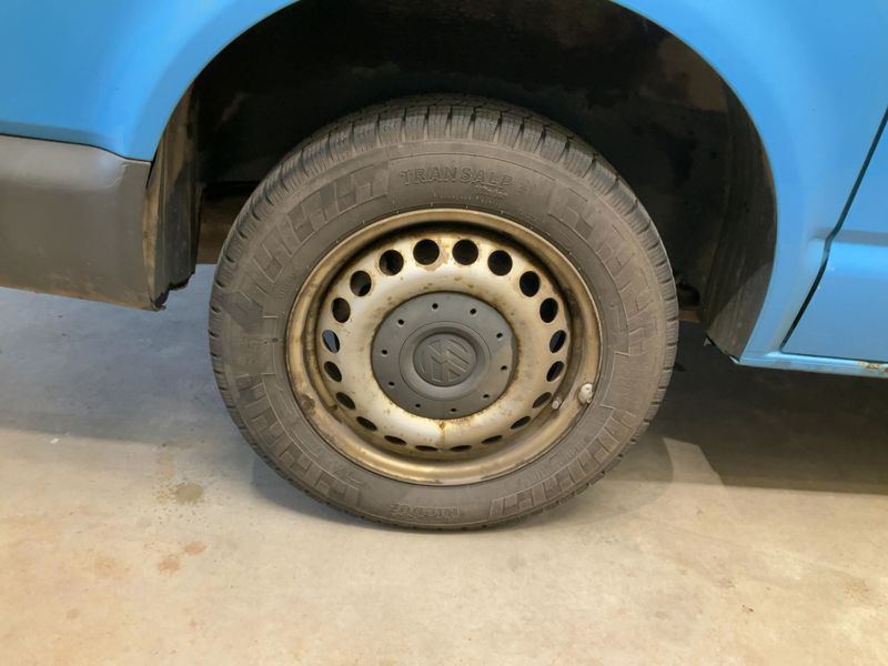 Volkswagen T5 Kombi 2.0 TDI 2011 – снимка 9