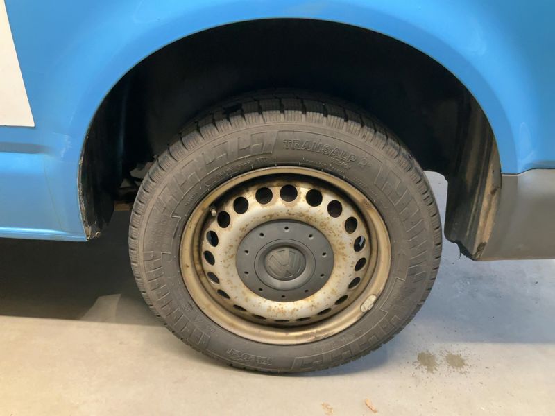 Volkswagen T5 Kombi 2.0 TDI 2011 – снимка 5