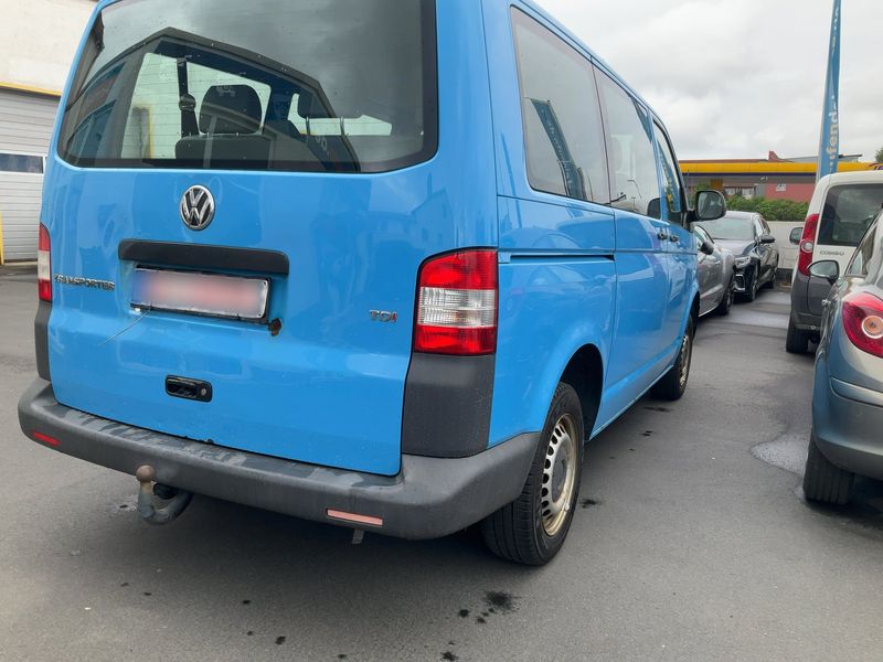 Volkswagen T5 Kombi 2.0 TDI 2011 – снимка 8