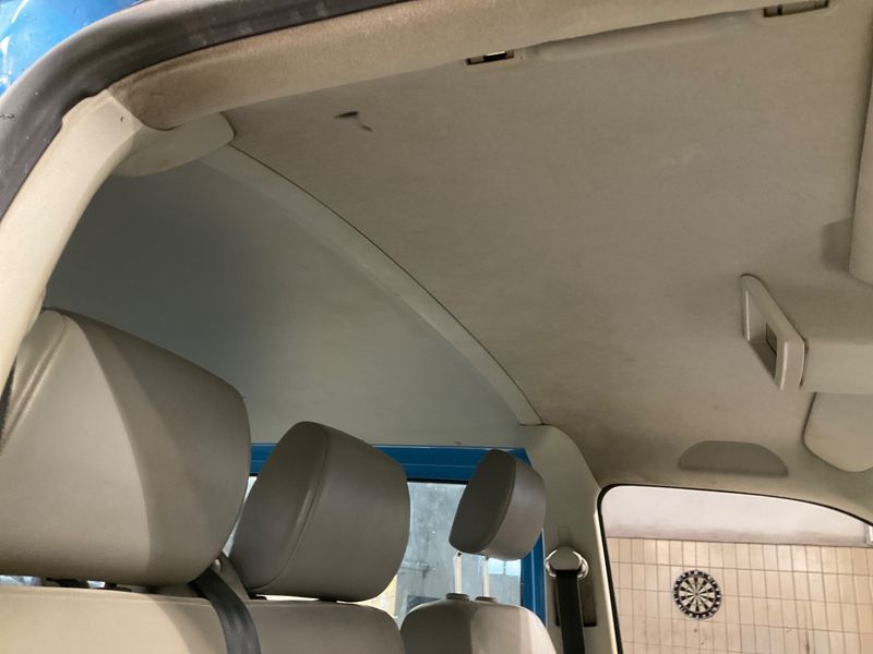 Volkswagen T5 Kombi 2.0 TDI 2011 – снимка 33