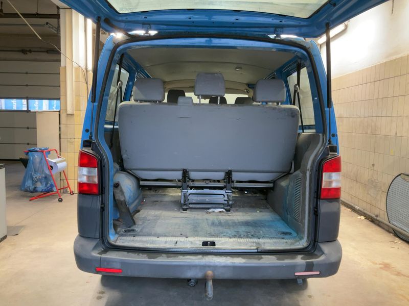 Volkswagen T5 Kombi 2.0 TDI 2011 – снимка 15
