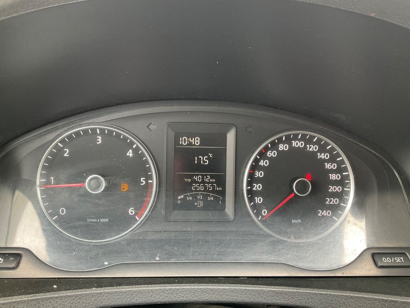Volkswagen T5 Kombi 2.0 TDI 2011 – снимка 18