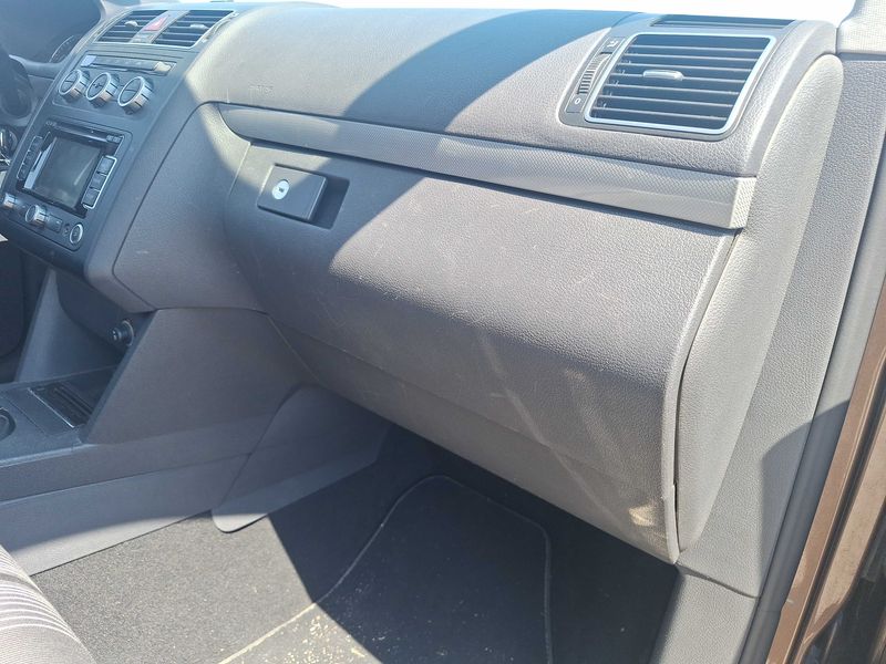 Volkswagen Touran 2.0 TDI Match 2013 – снимка 83