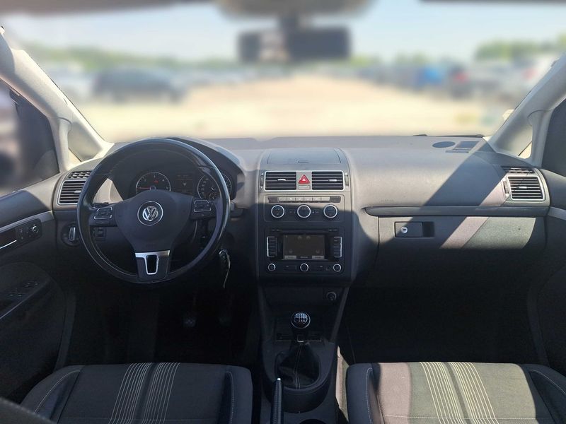 Volkswagen Touran 2.0 TDI Match 2013 – снимка 11