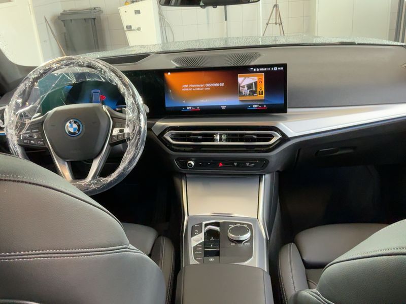BMW 3er 320e xDrive 2022 – снимка 18
