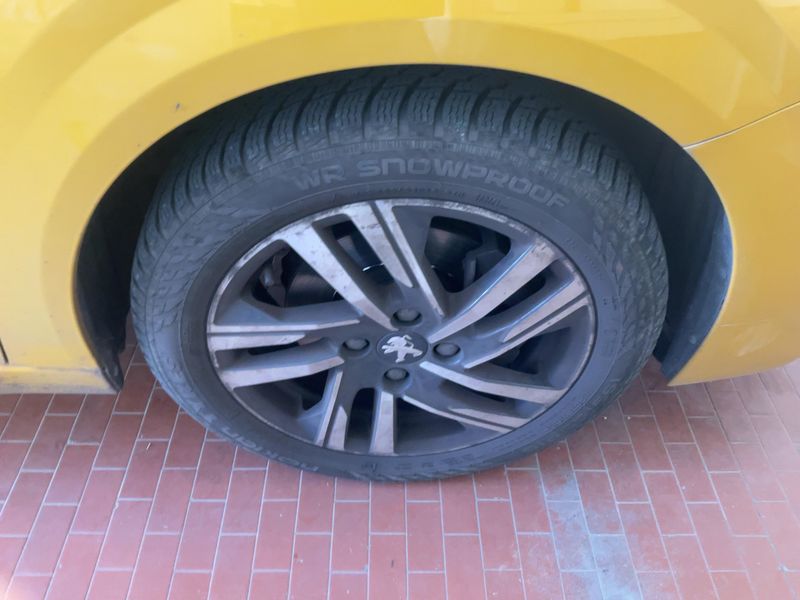 Peugeot 208 1.2 PureTech Allure 2020 – снимка 11