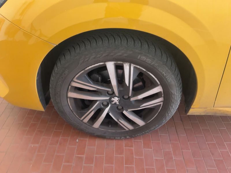 Peugeot 208 1.2 PureTech Allure 2020 – снимка 3
