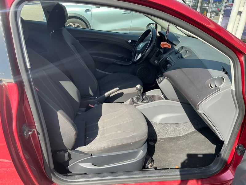 Seat Ibiza 1.6 TDI Reference 2011 – снимка 3