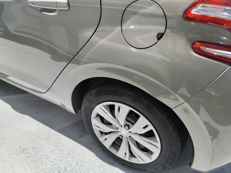 Peugeot 208 1.4 HDi Active 2014 – снимка 17