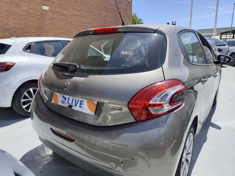 Peugeot 208 1.4 HDi Active 2014 – снимка 4
