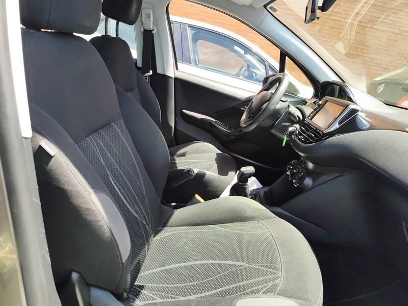 Peugeot 208 1.4 HDi Active 2014 – снимка 10