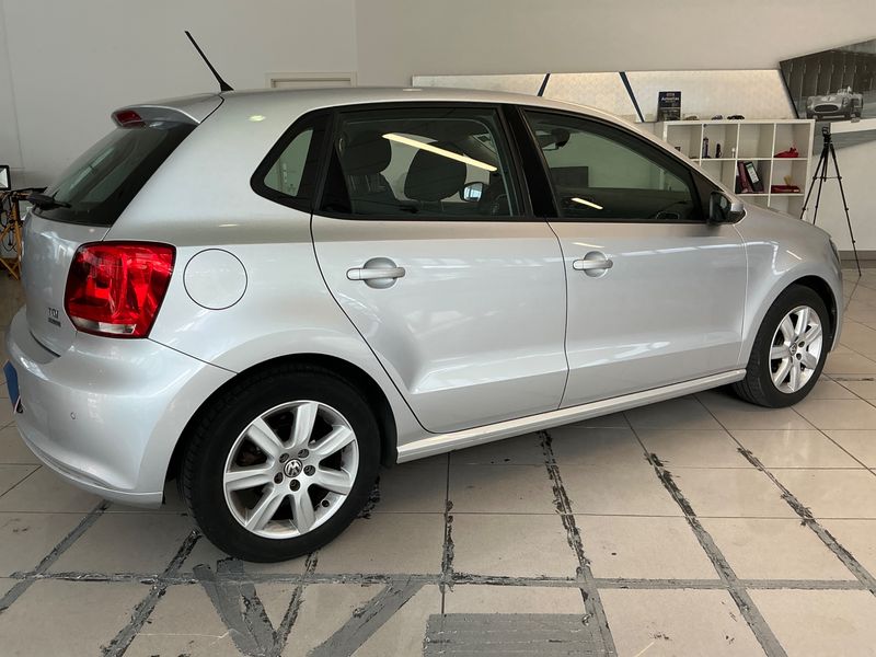 Volkswagen Polo 1.6 TDI Highline BlueMotion Tech 2011 – снимка 2