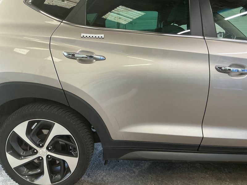 Hyundai Tucson 1.7 CRDi Executive 2WD 2016 – снимка 30