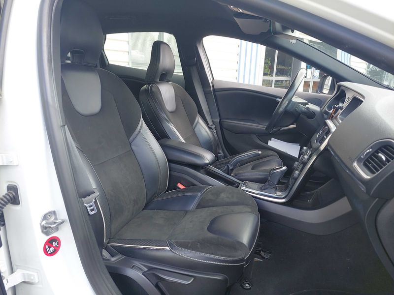 Volvo V40 2.0 D4 Momentum 2016 – снимка 10