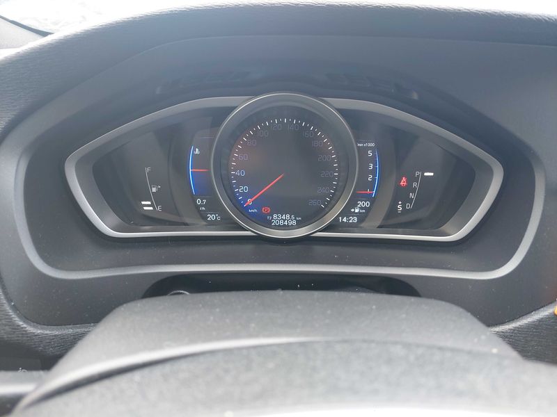Volvo V40 2.0 D4 Momentum 2016 – снимка 12