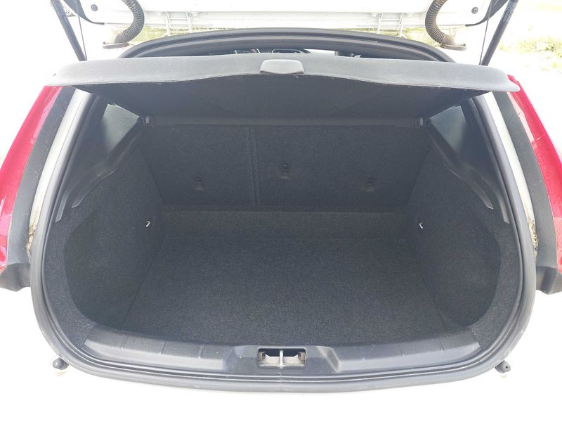 Volvo V40 2.0 D4 Momentum 2016 – снимка 9