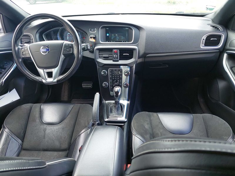 Volvo V40 2.0 D4 Momentum 2016 – снимка 11