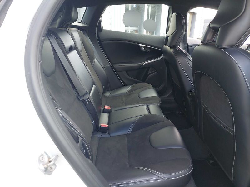 Volvo V40 2.0 D4 Momentum 2016 – снимка 14