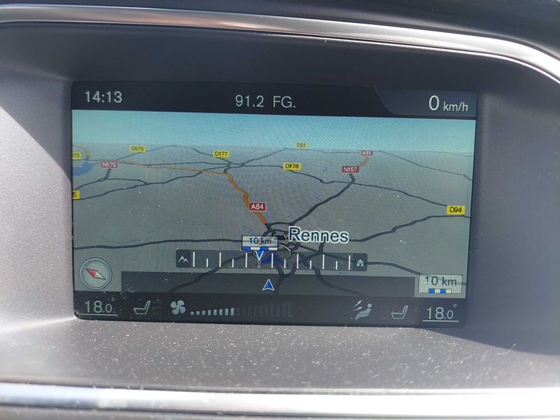 Volvo V40 2.0 D4 Momentum 2016 – снимка 13
