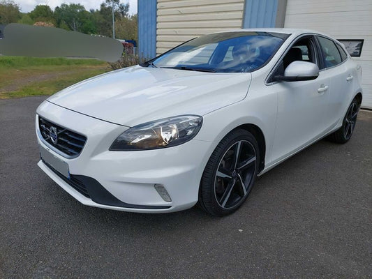 Volvo V40 2.0 D4 Momentum 2016 – снимка 2