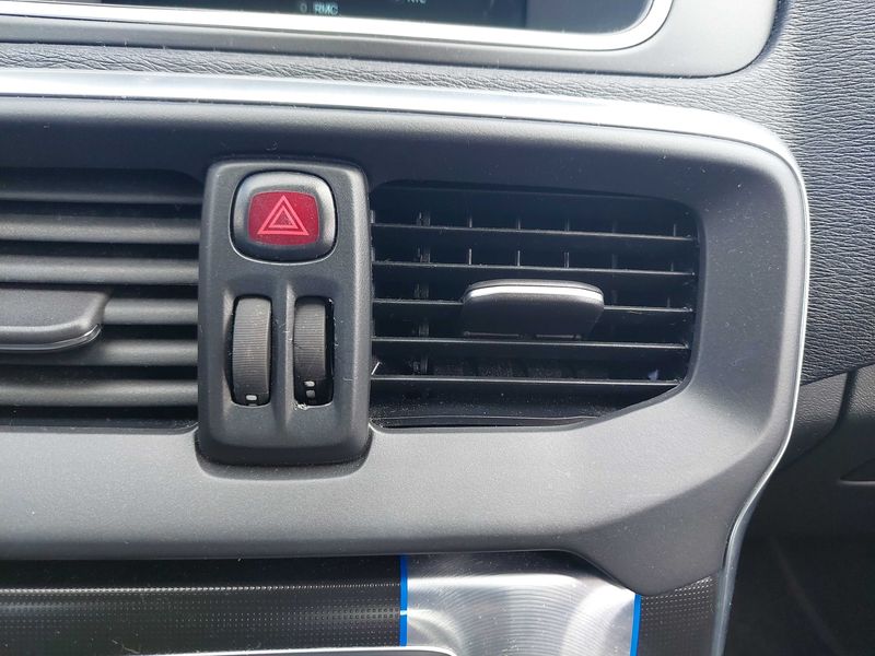 Volvo V40 2.0 D4 Momentum 2016 – снимка 36