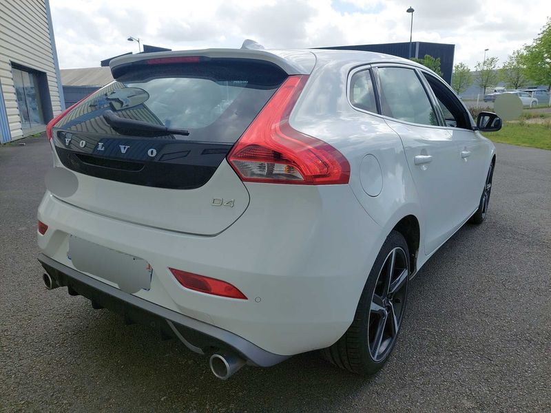Volvo V40 2.0 D4 Momentum 2016 – снимка 5