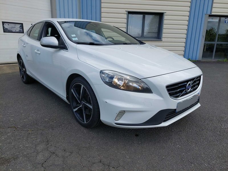 Volvo V40 2.0 D4 Momentum 2016 – снимка 6