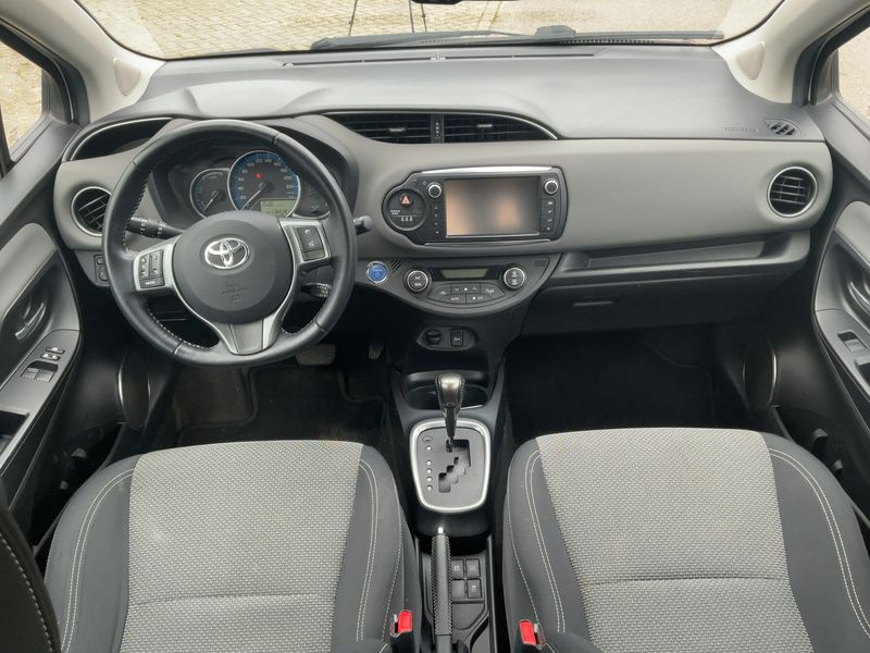 Toyota Yaris 1.5 Hybrid France 2015 – снимка 17