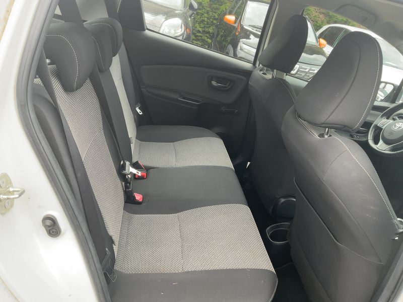 Toyota Yaris 1.5 Hybrid France 2015 – снимка 19