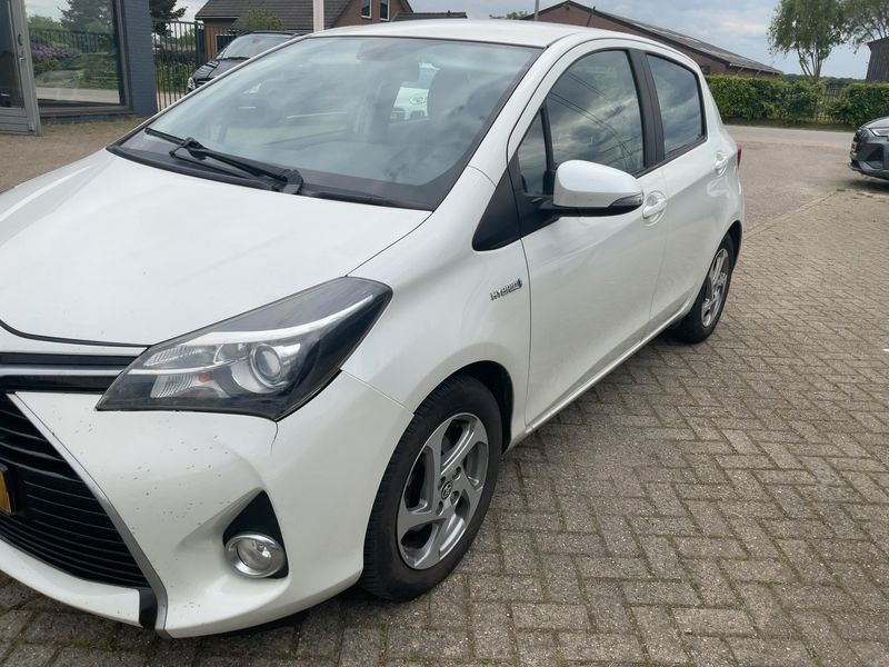 Toyota Yaris 1.5 Hybrid France 2015 – снимка 2