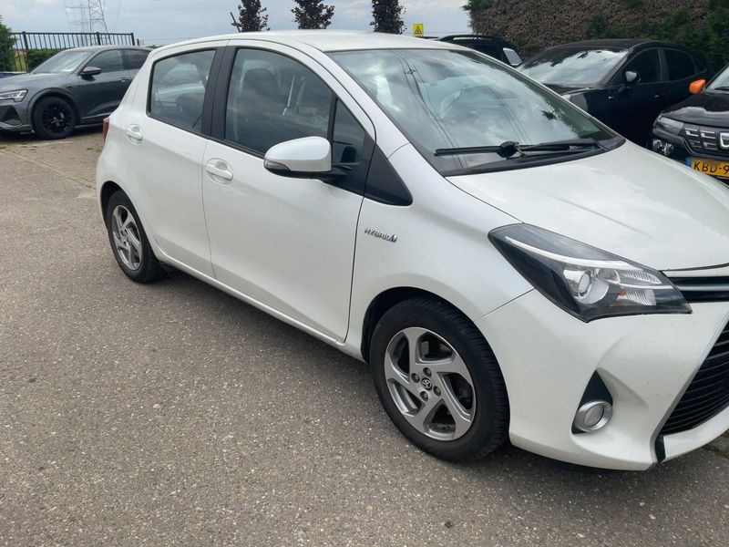 Toyota Yaris 1.5 Hybrid France 2015 – снимка 12