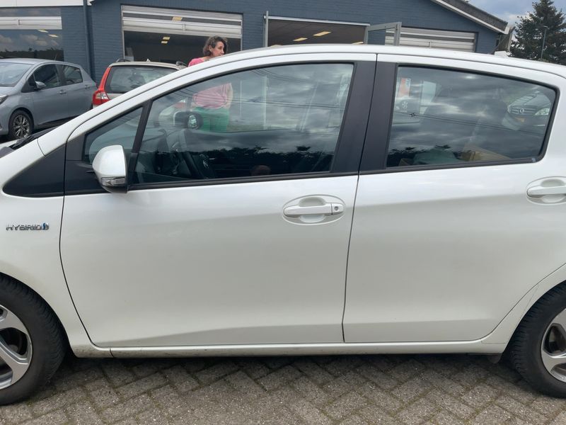 Toyota Yaris 1.5 Hybrid France 2015 – снимка 4