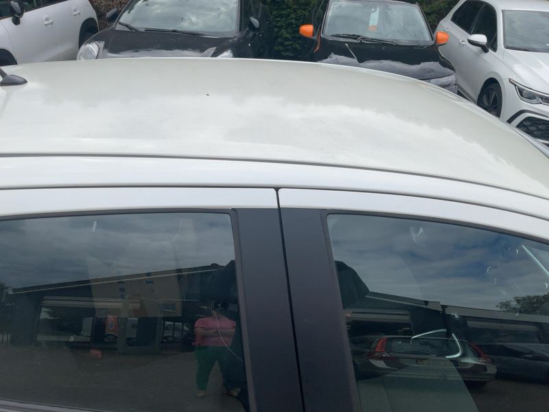 Toyota Yaris 1.5 Hybrid France 2015 – снимка 13