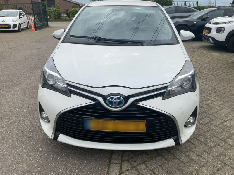 Toyota Yaris 1.5 Hybrid France 2015 – снимка 14