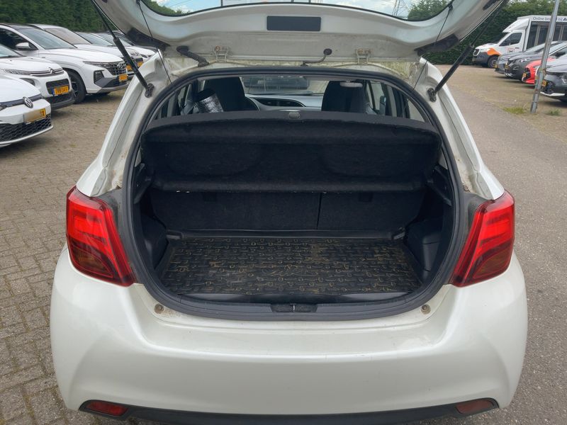 Toyota Yaris 1.5 Hybrid France 2015 – снимка 15