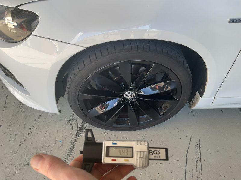 Volkswagen Scirocco 2.0 TSI Match 2013 – снимка 3