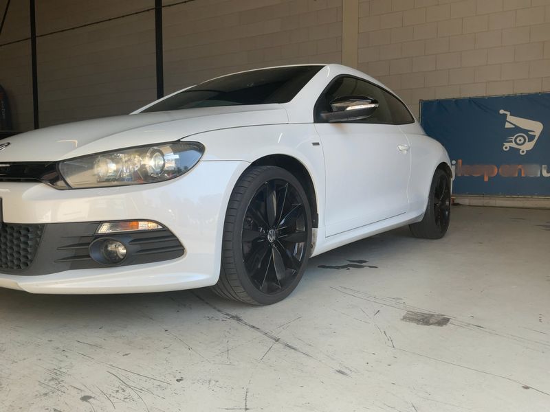 Volkswagen Scirocco 2.0 TSI Match 2013 – снимка 2