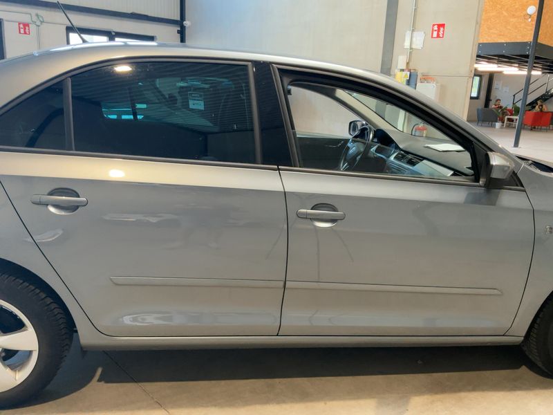 Skoda Rapid 1.2 TSI Ambition 2014 – снимка 10