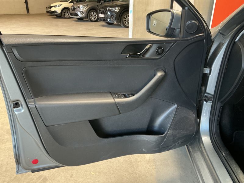Skoda Rapid 1.2 TSI Ambition 2014 – снимка 22