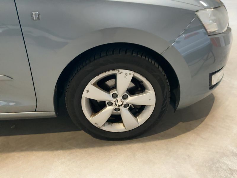 Skoda Rapid 1.2 TSI Ambition 2014 – снимка 11