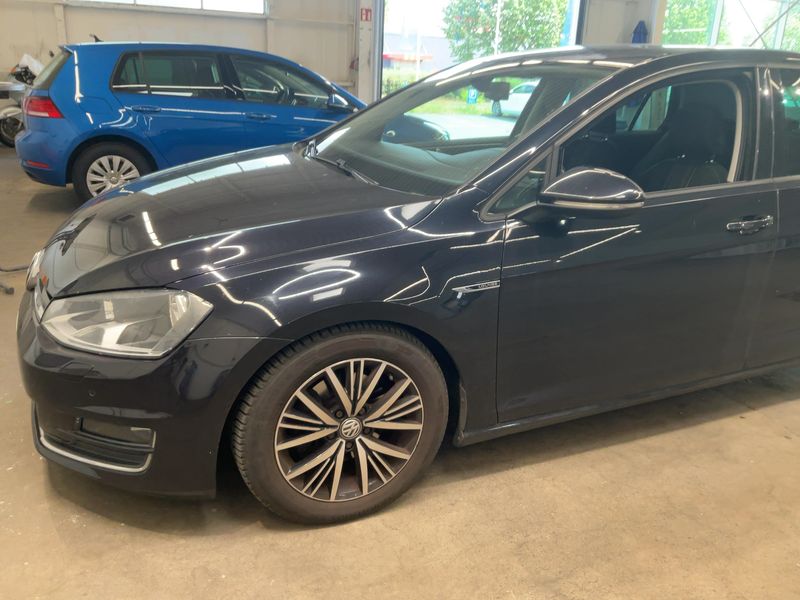 Volkswagen Golf VII 2.0 TDI Lounge BlueMotion Tech 2015 – снимка 2