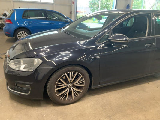 Volkswagen Golf VII 2.0 TDI Lounge BlueMotion Tech 2015 – снимка 2
