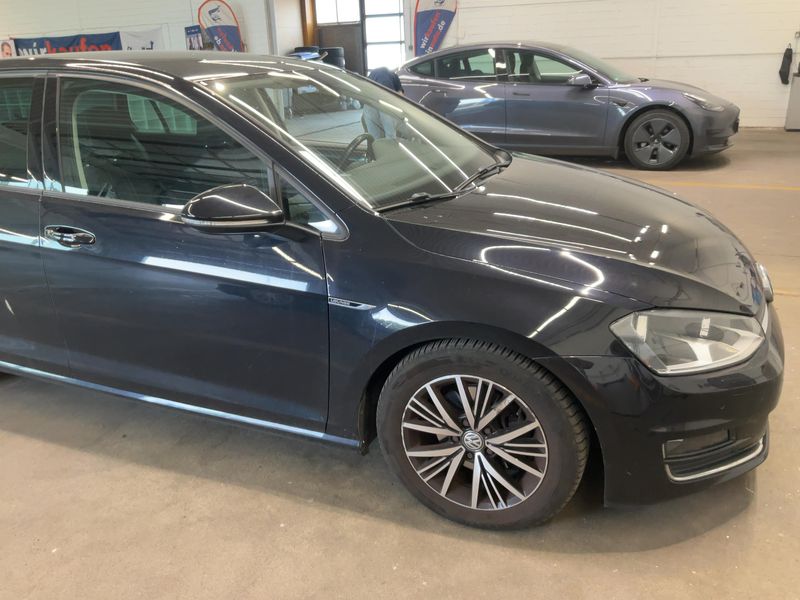 Volkswagen Golf VII 2.0 TDI Lounge BlueMotion Tech 2015 – снимка 12